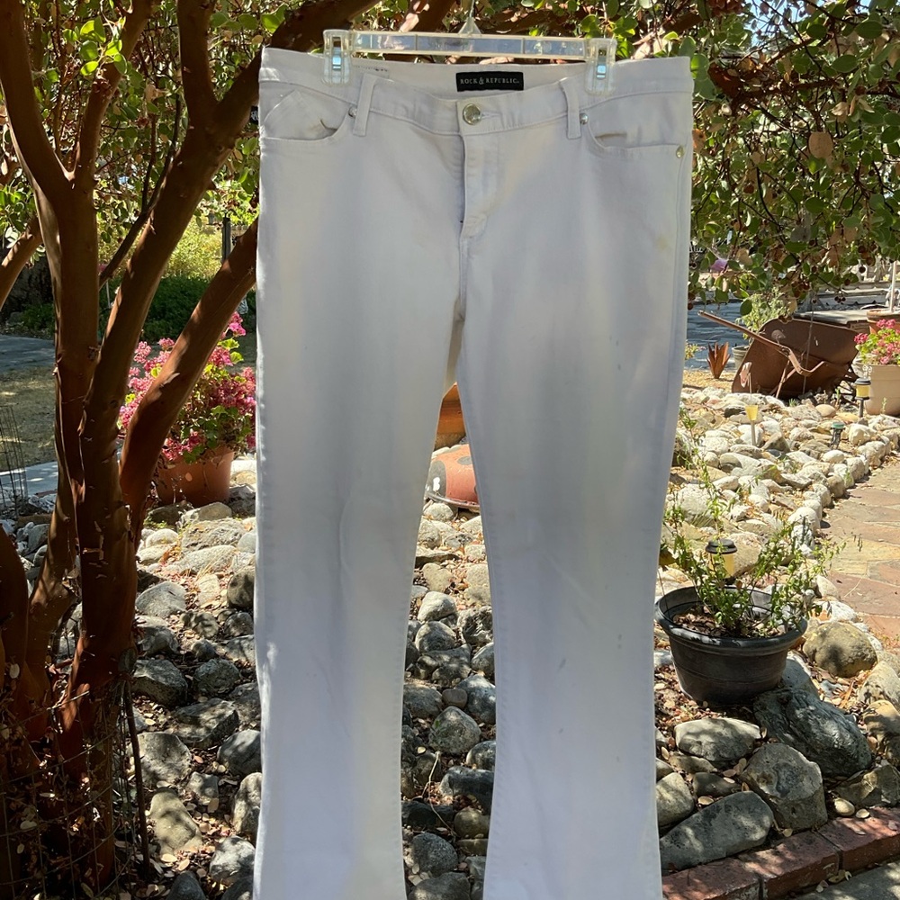 White stretchy jeans